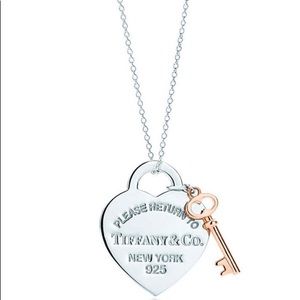 TIFFANY
Sterling Silver Return to Tiffany Heart and Rose Gold Key necklace